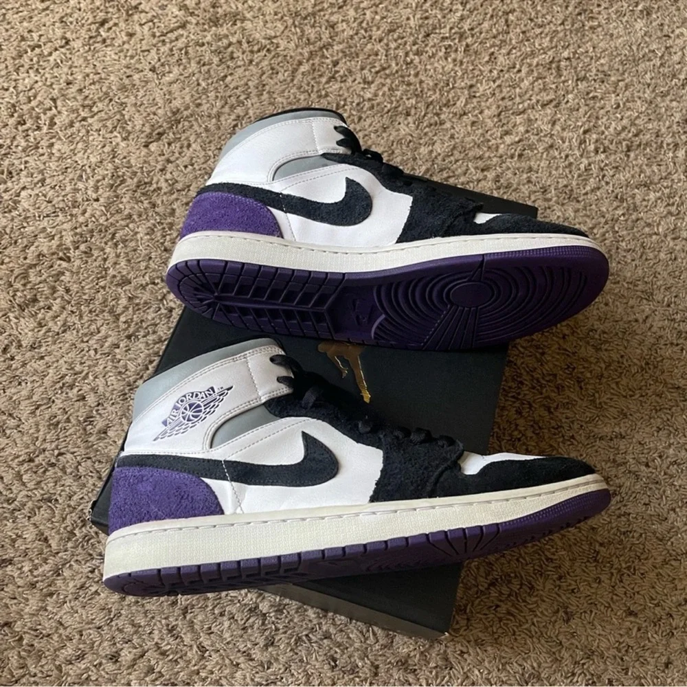 Air Jordan 1 Mid SE